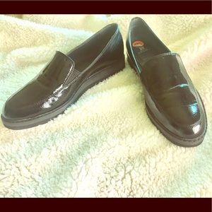 🔴CLEARANCE 🔴Mountain Loafers Black Patent 9.5